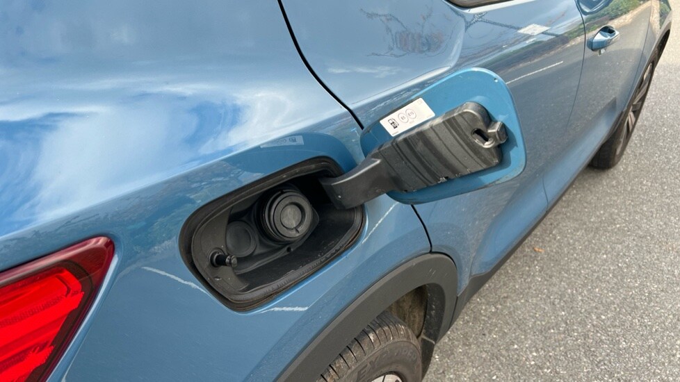 Used Volvo XC40 2023 for sale - 76328262: Photo 40