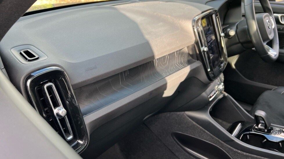 Used Volvo XC40 2023 for sale - 76328262: Photo 48