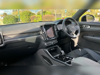 Used Volvo XC40 2023 for sale - 76328262: Photo