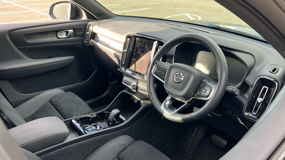 Used Volvo XC40 2023 for sale - 76328262: Photo 5