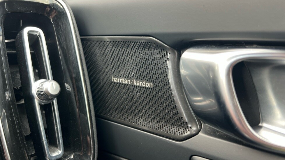 Used Volvo XC40 2023 for sale - 76328262: Photo 59