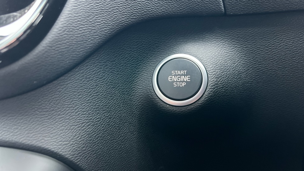 Used Volvo XC40 2024 for sale - 76609641: Photo 28