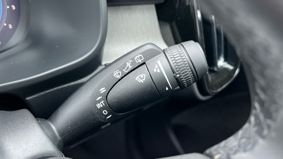 Used Volvo XC40 2024 for sale - 76609641: Photo 30