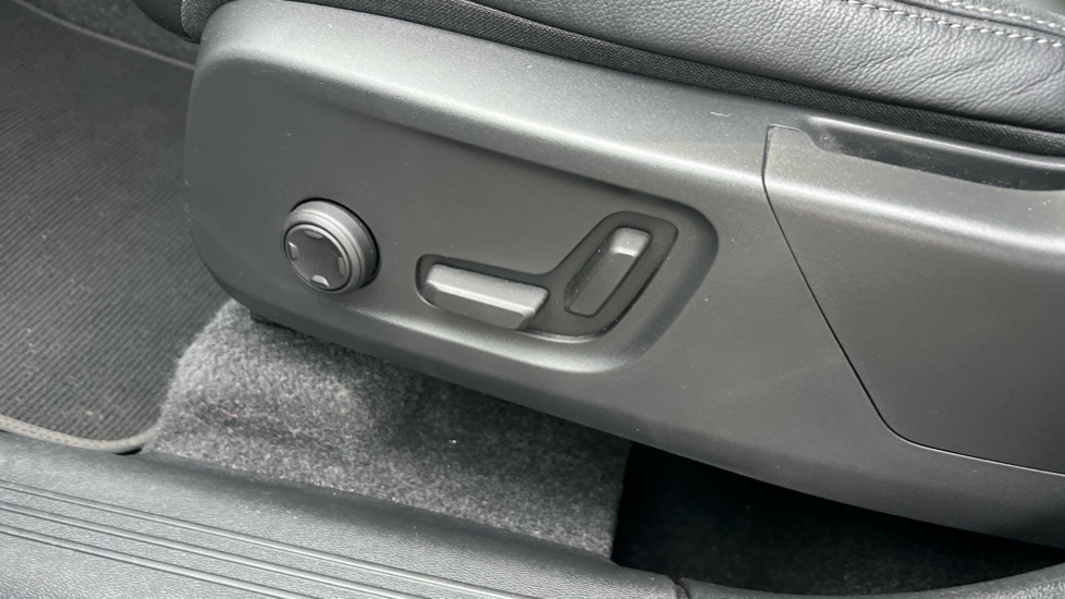 Used Volvo XC40 2024 for sale - 76609641: Photo 31