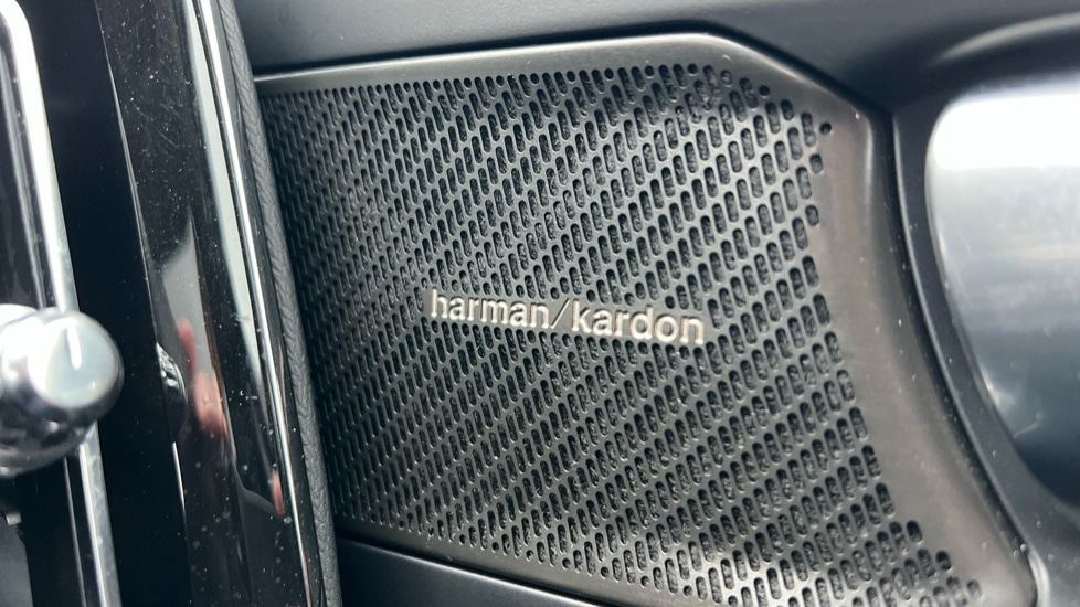 Used Volvo XC40 2024 for sale - 76609641: Photo 43