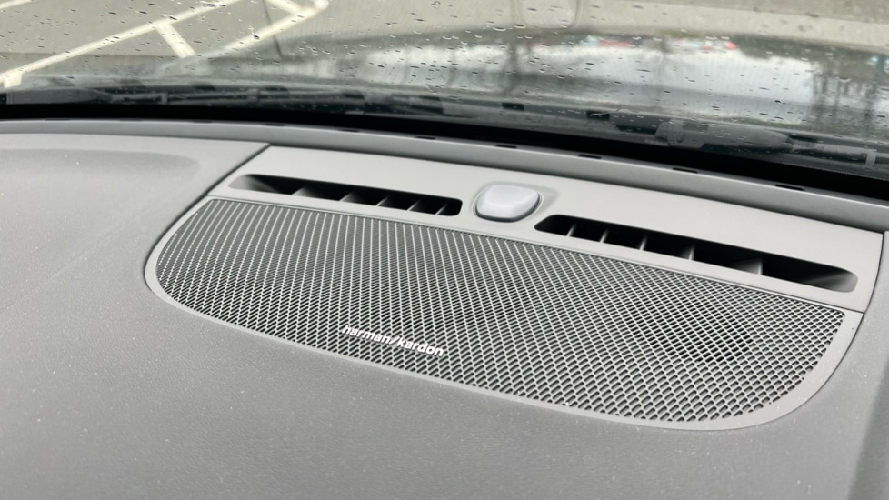 Used Volvo XC40 2024 for sale - 76609641: Photo 44