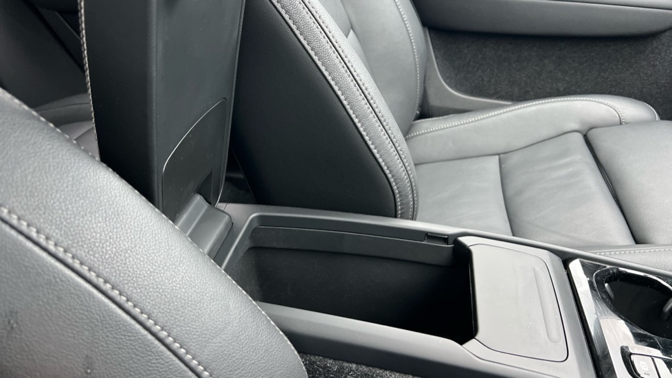 Used Volvo XC40 2024 for sale - 76609641: Photo 47