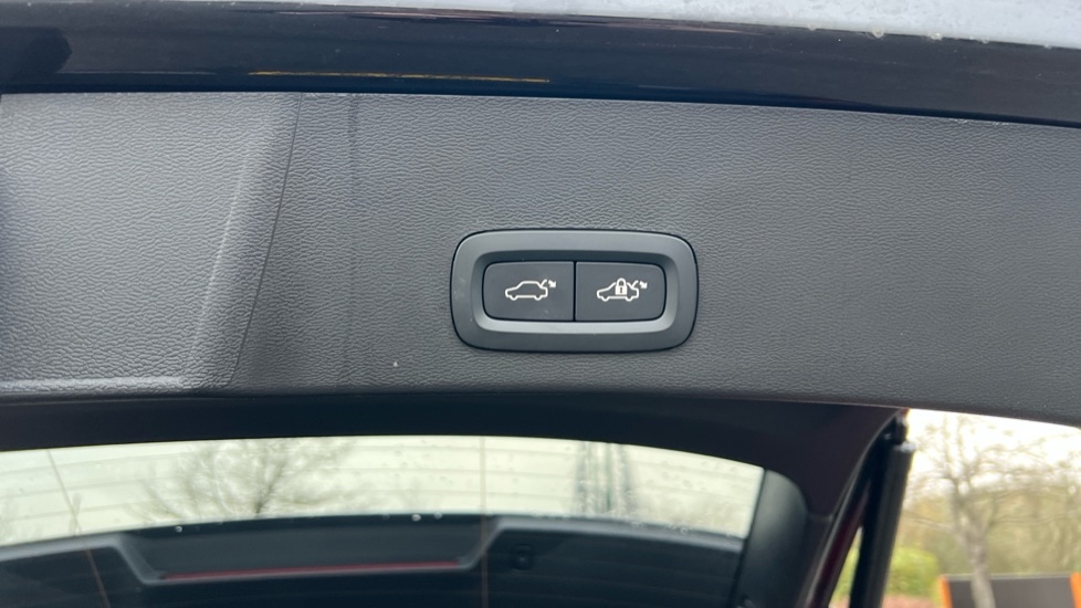 Used Volvo XC40 2024 for sale - 76609641: Photo 54