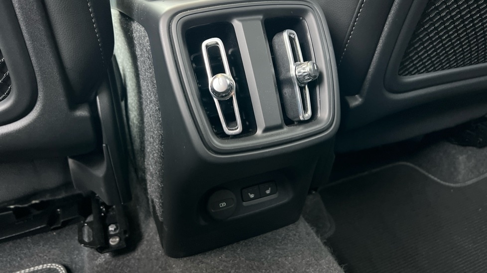 Used Volvo XC40 2024 for sale - 76609641: Photo 55