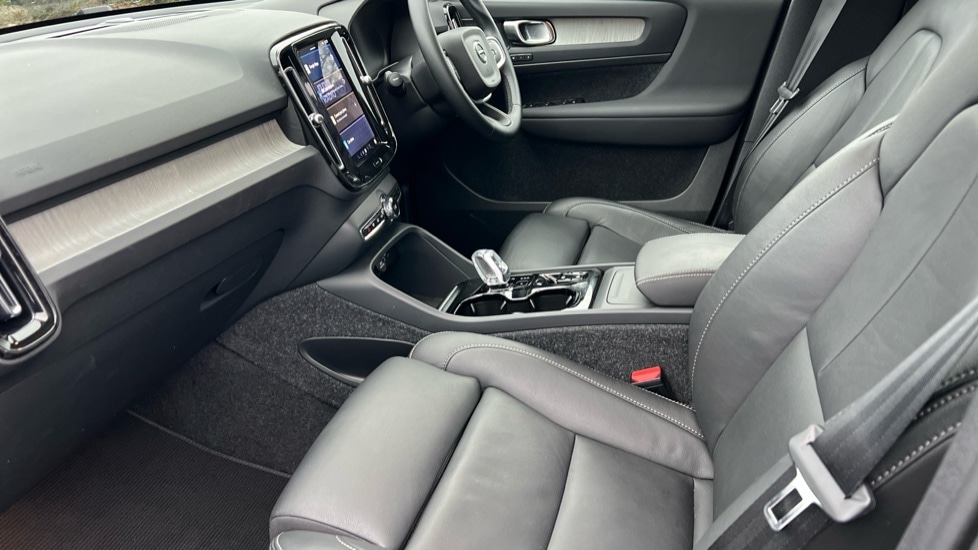 Used Volvo XC40 2024 for sale - 76609641: Photo 63