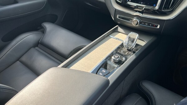 Used Volvo XC60 2022 for sale - 75672076: Photo 44