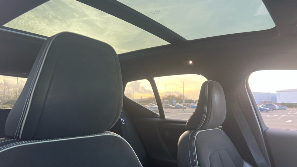 Used Volvo XC40 2018 for sale - 76630090: Photo 31