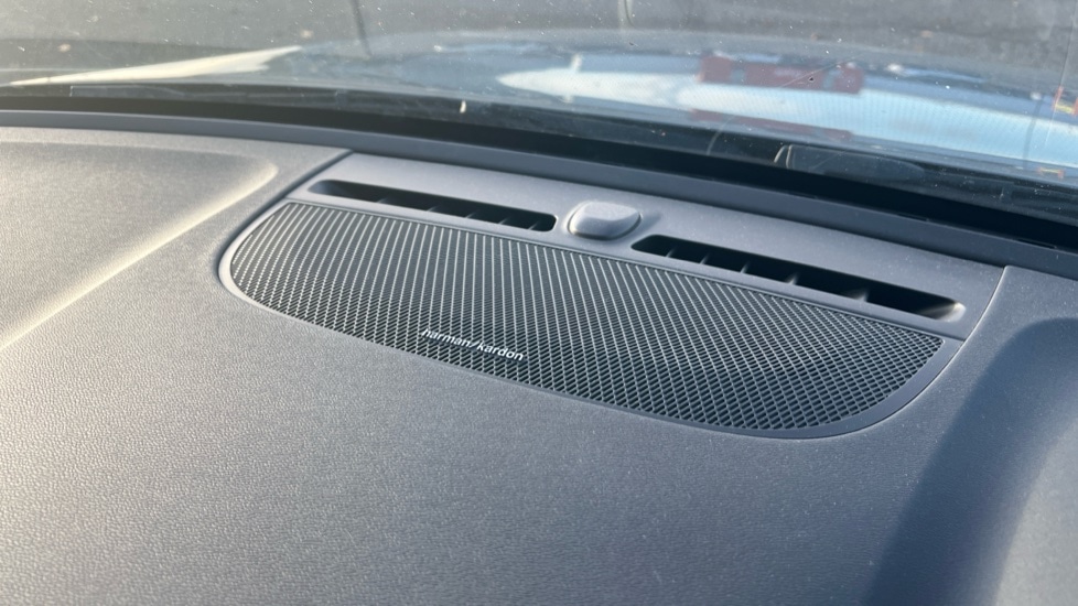 Used Volvo XC40 2018 for sale - 76630090: Photo 51