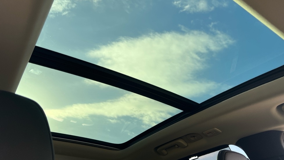 Used Volvo XC90 2025 for sale - 76501558: Photo 40