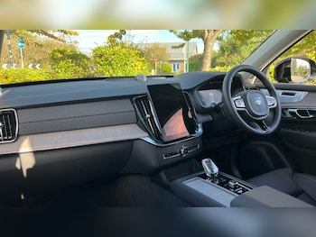 Used Volvo XC90 2025 for sale - 76501558: Photo