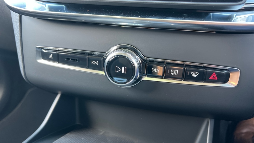 Used Volvo XC90 2025 for sale - 76501558: Photo 76