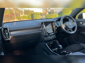 Used Volvo XC40 2024 for sale - 76515017: Photo
