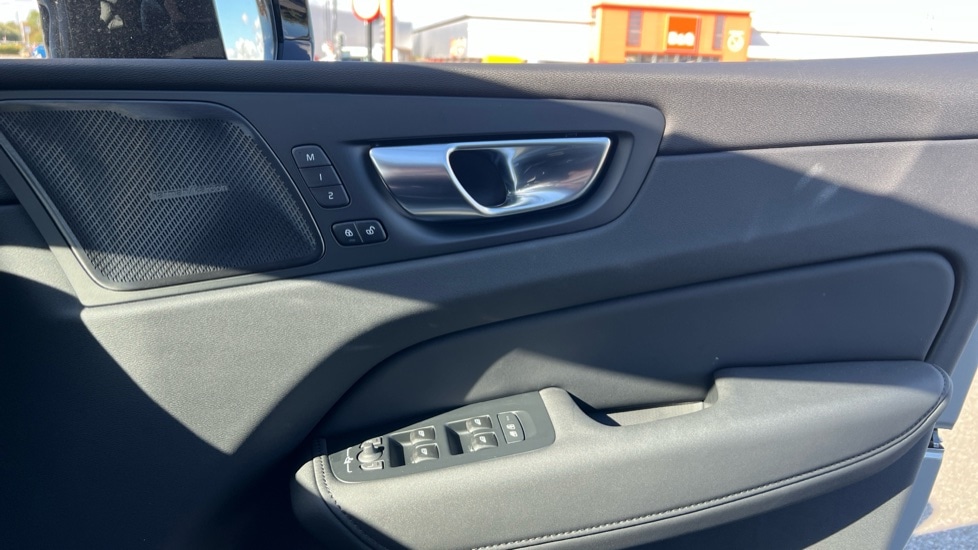 Used Volvo XC60 2025 for sale - 76602981: Photo 15