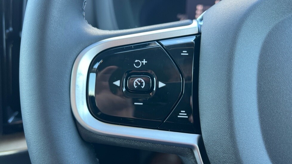 Used Volvo XC60 2025 for sale - 76602981: Photo 18