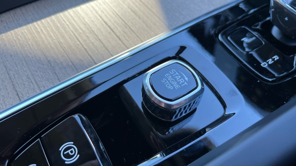 Used Volvo XC60 2025 for sale - 76602981: Photo 28