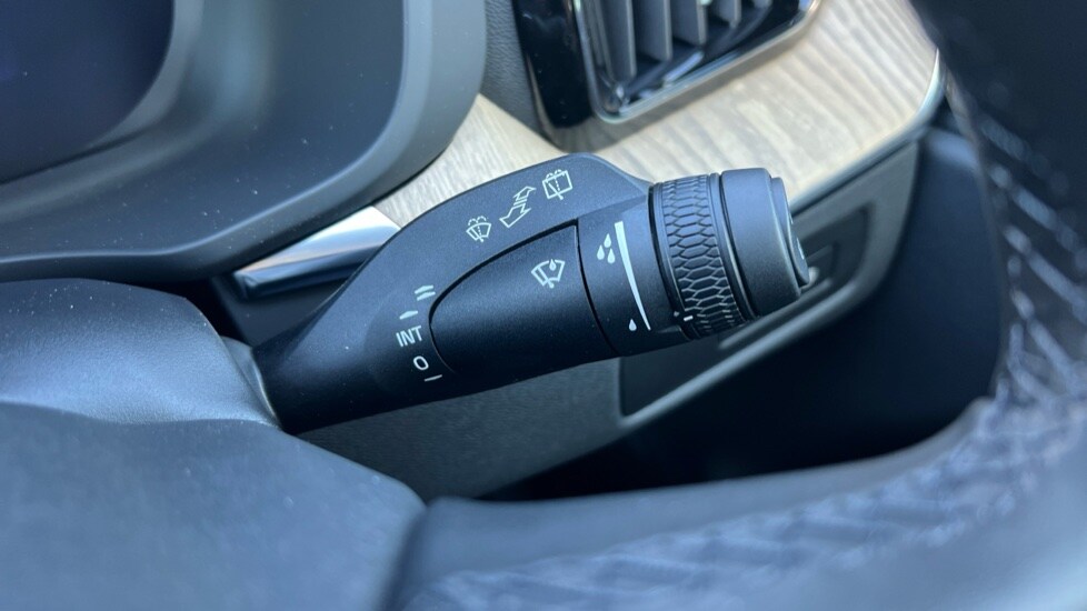 Used Volvo XC60 2025 for sale - 76602981: Photo 30