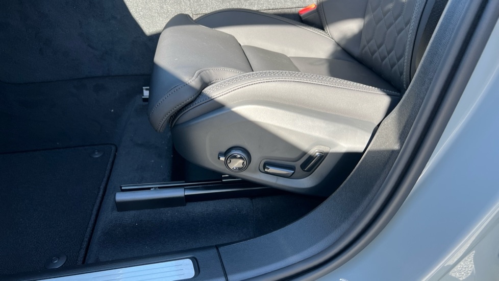 Used Volvo XC60 2025 for sale - 76602981: Photo 32