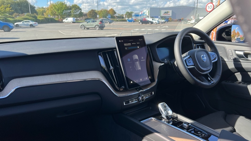 Used Volvo XC60 2025 for sale - 76602981: Photo 4