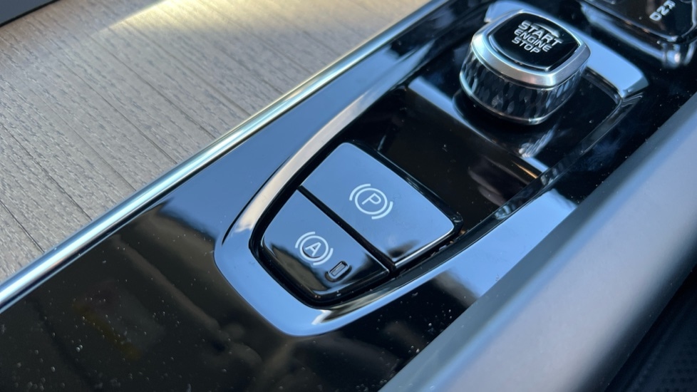 Used Volvo XC60 2025 for sale - 76602981: Photo 58