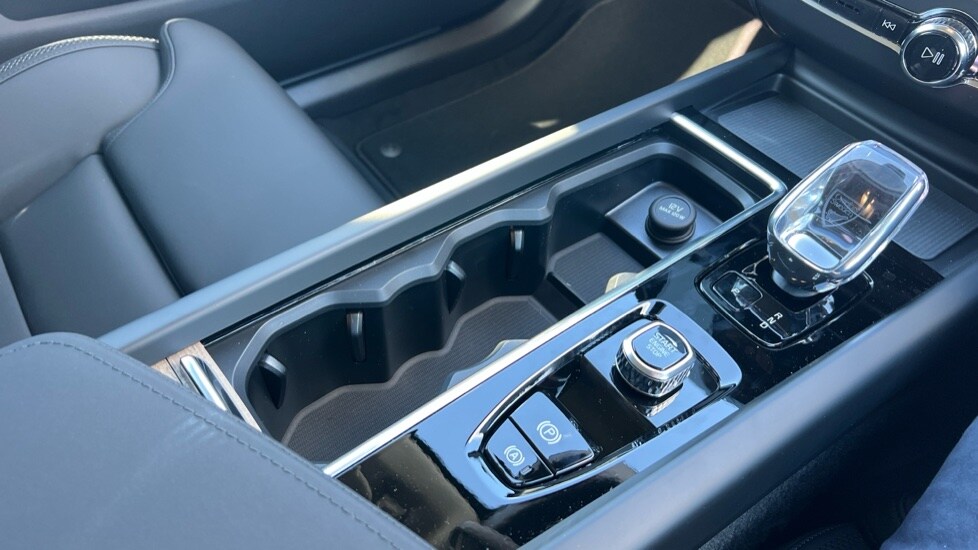 Used Volvo XC60 2025 for sale - 76602981: Photo 59