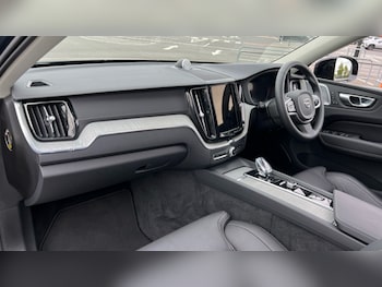 Used Volvo XC60 2024 for sale - 76176371: Photo 4