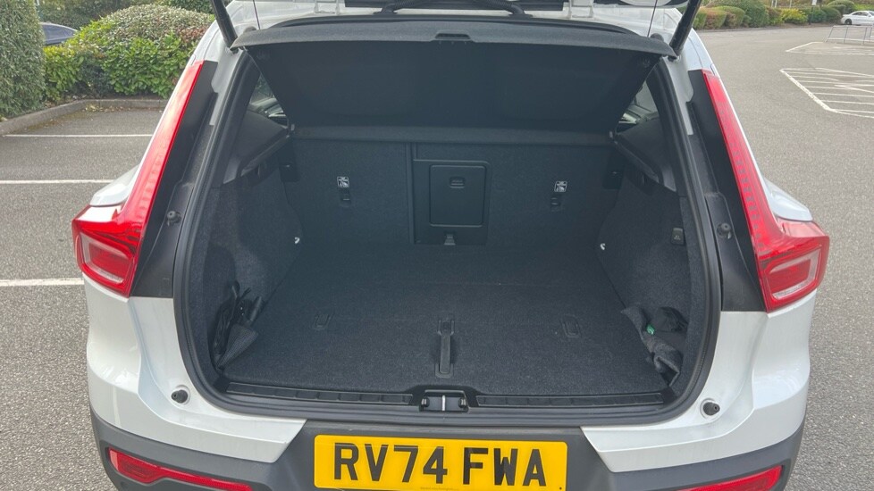 Used Volvo XC40 2025 for sale - 75972405: Photo 17