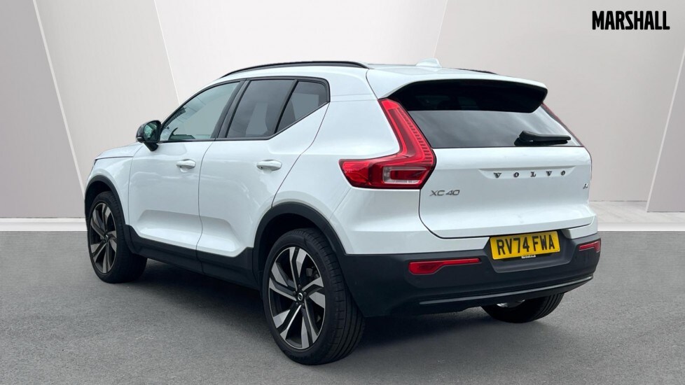 Used Volvo XC40 2025 for sale - 75972405: Photo 2