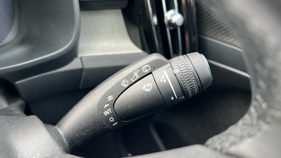 Used Volvo XC40 2025 for sale - 75972405: Photo 30