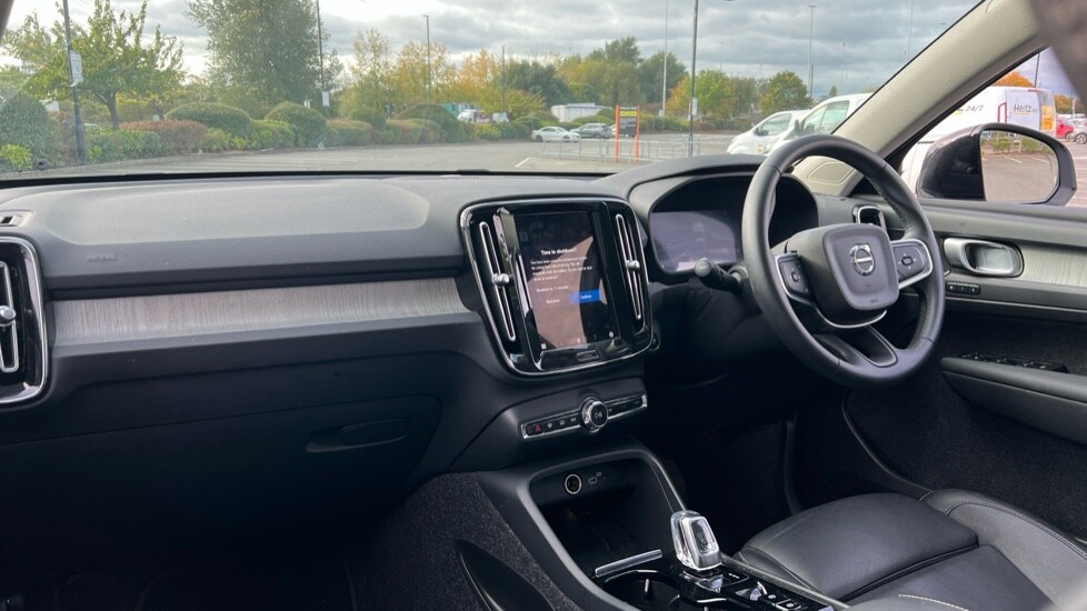 Used Volvo XC40 2025 for sale - 75972405: Photo 4