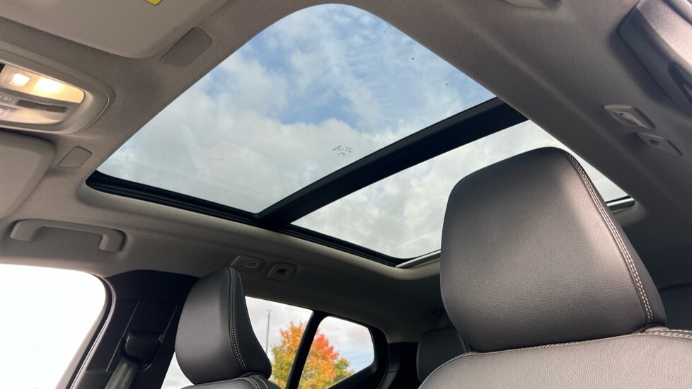 Used Volvo XC40 2025 for sale - 75972405: Photo 42