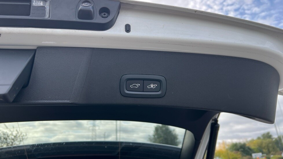 Used Volvo XC40 2025 for sale - 75972405: Photo 43