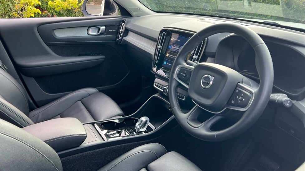 Used Volvo XC40 2025 for sale - 75972405: Photo 5