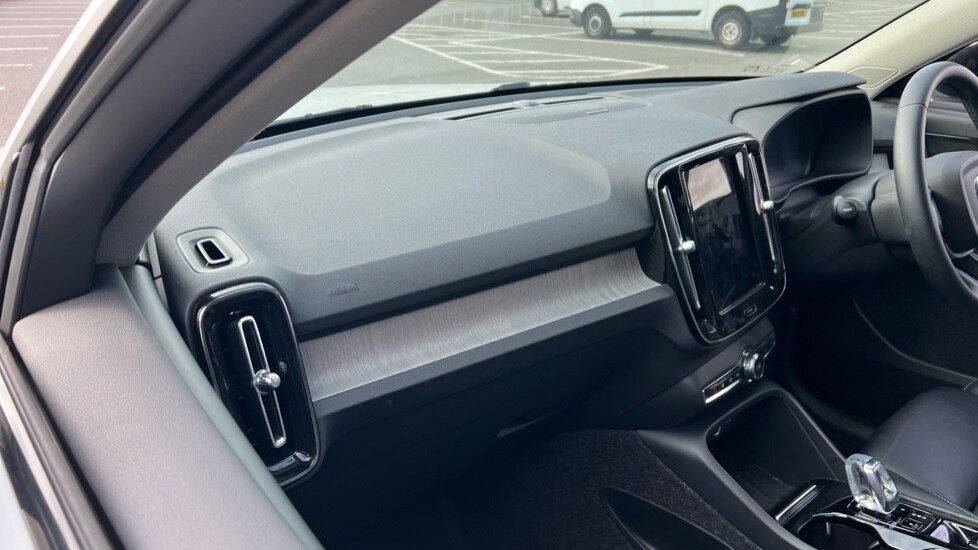 Used Volvo XC40 2025 for sale - 75972405: Photo 52