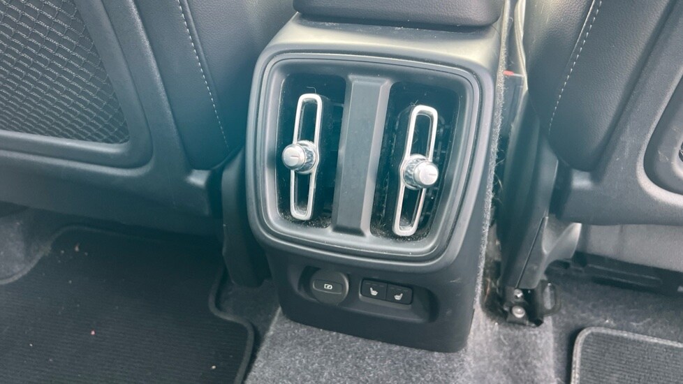 Used Volvo XC40 2025 for sale - 75972405: Photo 57