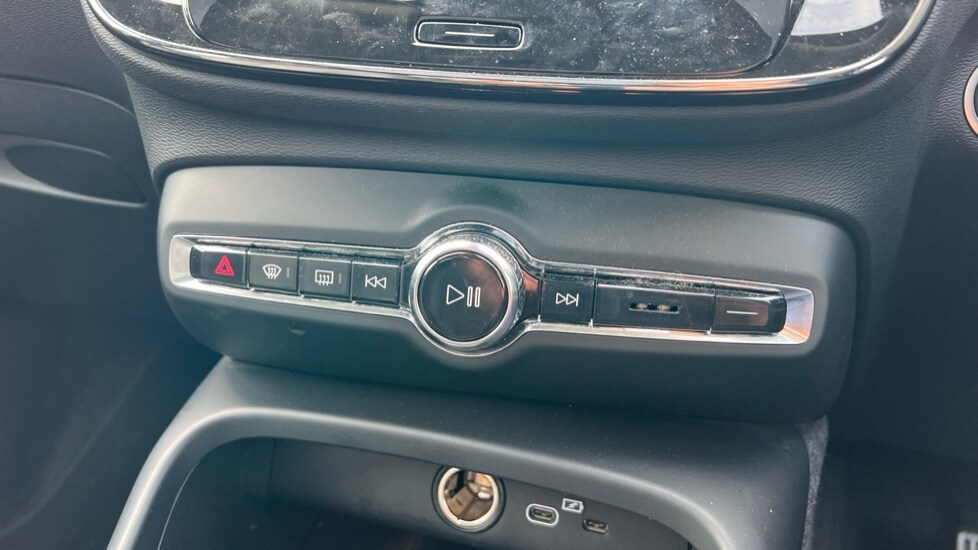 Used Volvo XC40 2025 for sale - 75972405: Photo 59