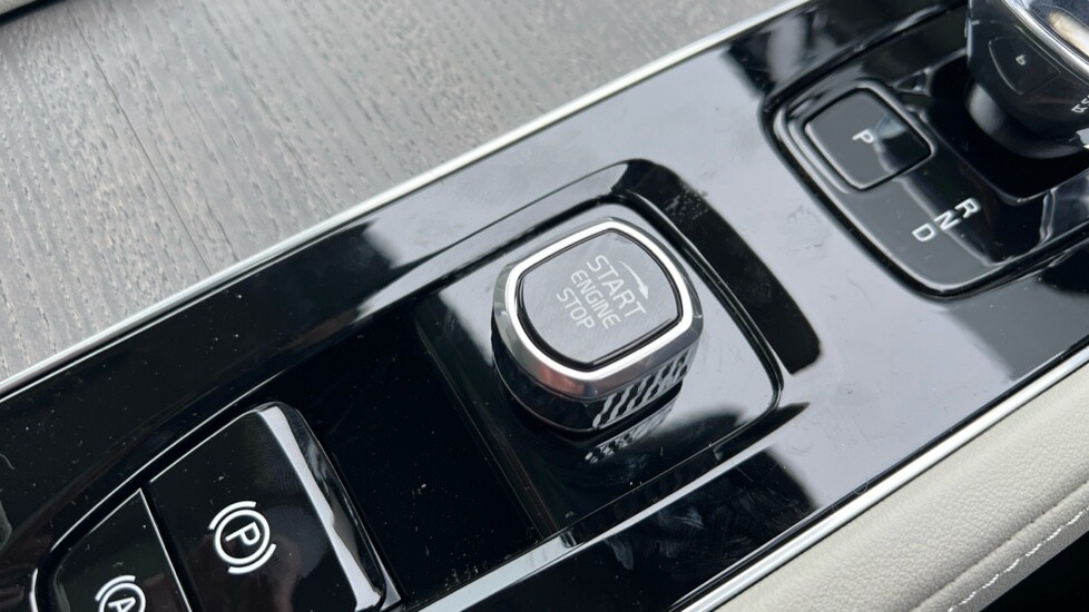 Used Volvo XC90 2025 for sale - 76062204: Photo 28