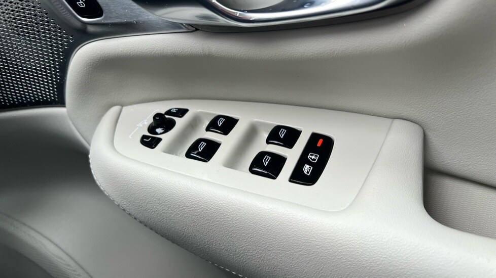 Used Volvo XC90 2025 for sale - 76062204: Photo 31