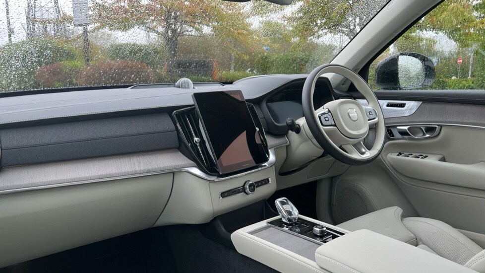 Used Volvo XC90 2025 for sale - 76062204: Photo 4