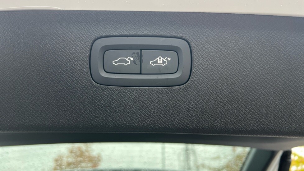 Used Volvo XC90 2025 for sale - 76062204: Photo 44