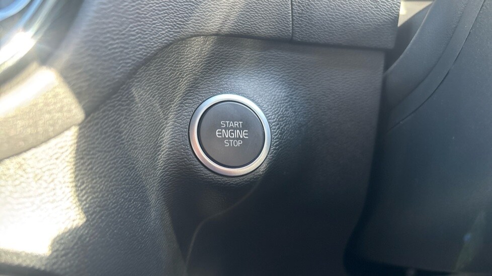 Used Volvo XC40 2022 for sale - 76350983: Photo 28