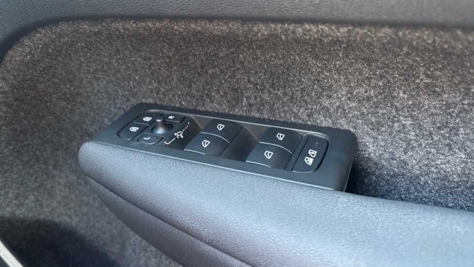 Used Volvo XC40 2022 for sale - 76350983: Photo 33