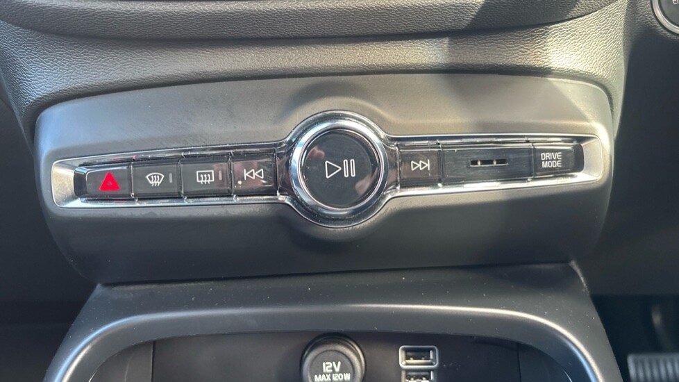 Used Volvo XC40 2022 for sale - 76350983: Photo 56