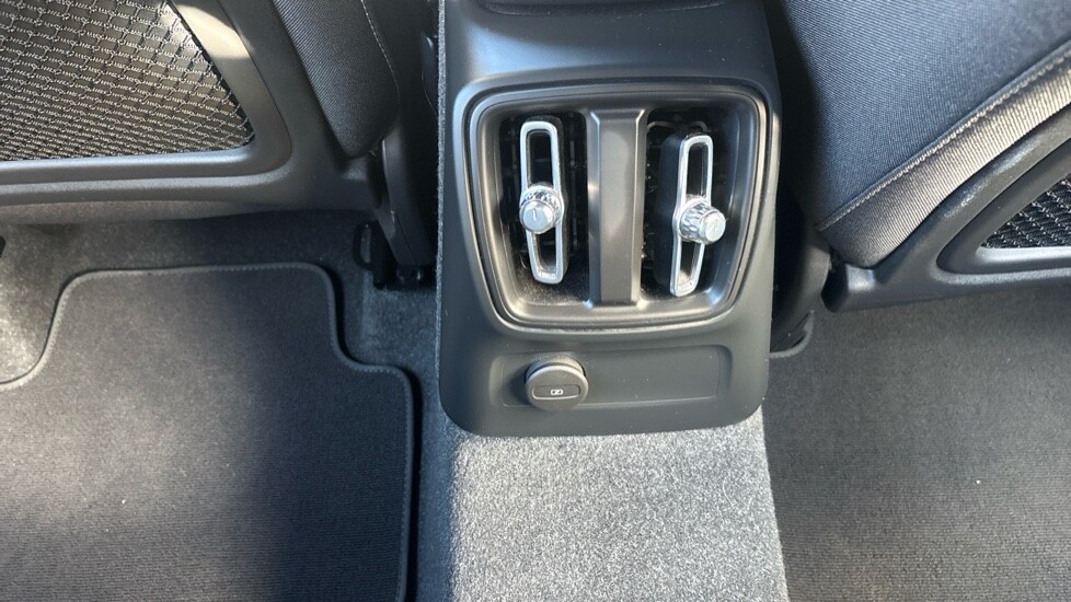 Used Volvo XC40 2022 for sale - 76350983: Photo 61