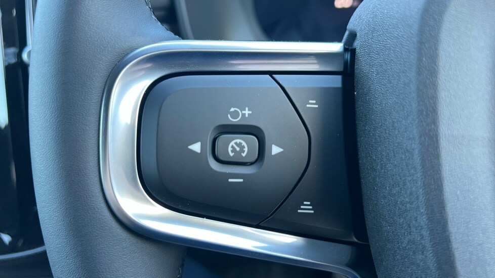 Used Volvo XC40 2025 for sale - 76217231: Photo 18