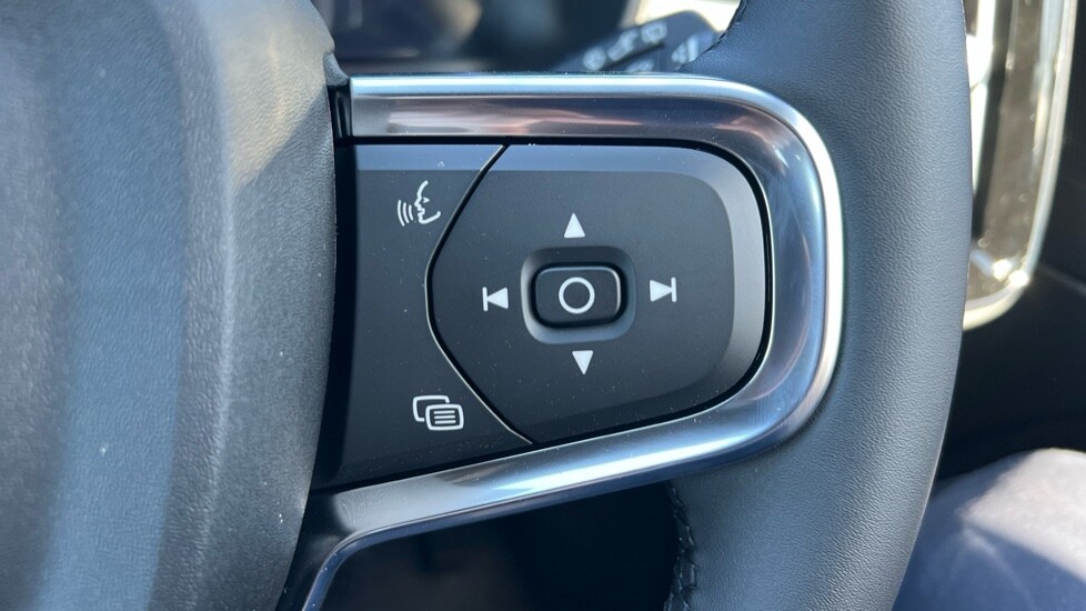 Used Volvo XC40 2025 for sale - 76217231: Photo 19